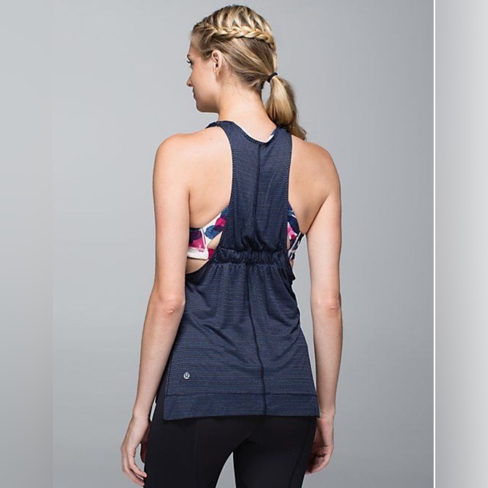 EUC Lululemon Stash It Tank 4
